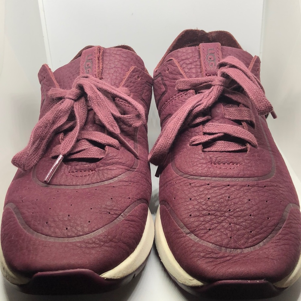 UGG RED LEATHER SNEAKER